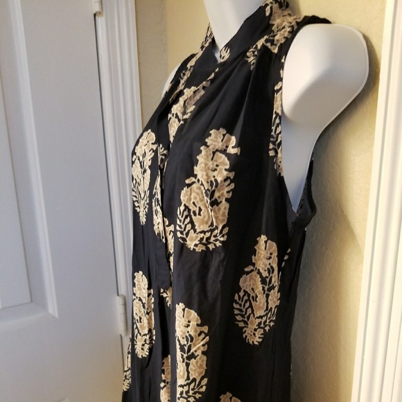 New Navy Beige Tan Sleeveless Top - Picture 2 of 5